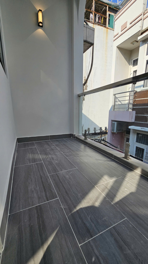 Bán Nhà Mới Cách 2 Căn Ra Mặt Tiền Đối Diện Q1 Đúc 4 Tấm Có 5Đ - Tiên Kinh Doanh Vs Ở