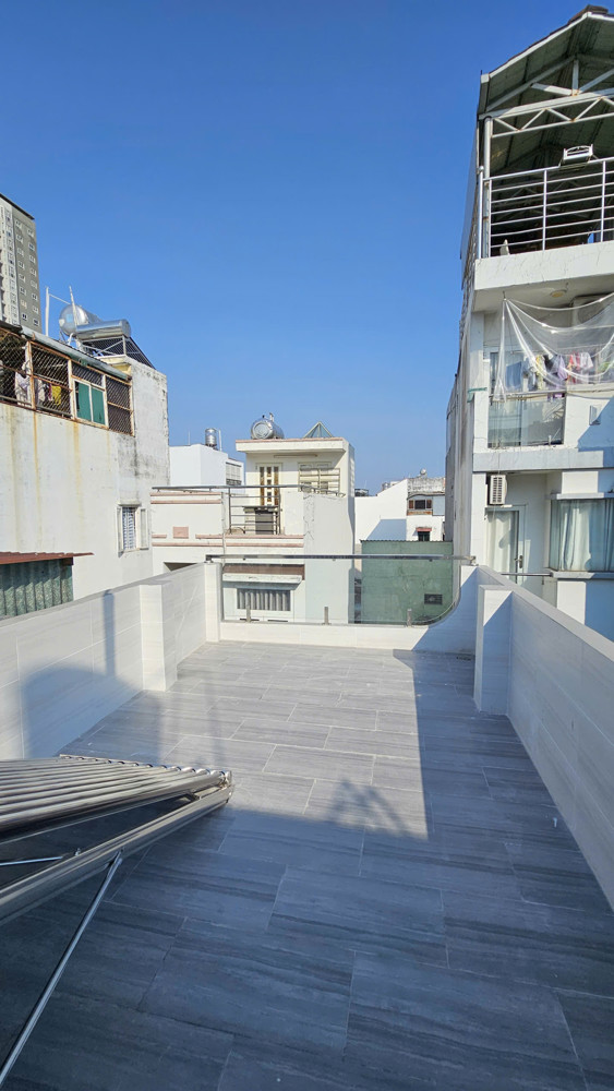 Bán Nhà Mới Cách 2 Căn Ra Mặt Tiền Đối Diện Q1 Đúc 4 Tấm Có 5Đ - Tiên Kinh Doanh Vs Ở