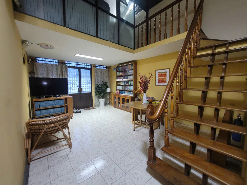 Chính Chủ Cần Bán Căn Nhà Lầu 1 Tại 49D Trần Hưng Đạo, Phường Án Đông (P.5 Cũ), Quận 5