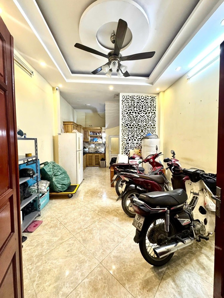 Võ Chí Công – Nhà 5Tầng – 30M² – Mt 4M – 8.9 Tỷ Cầu Giấy