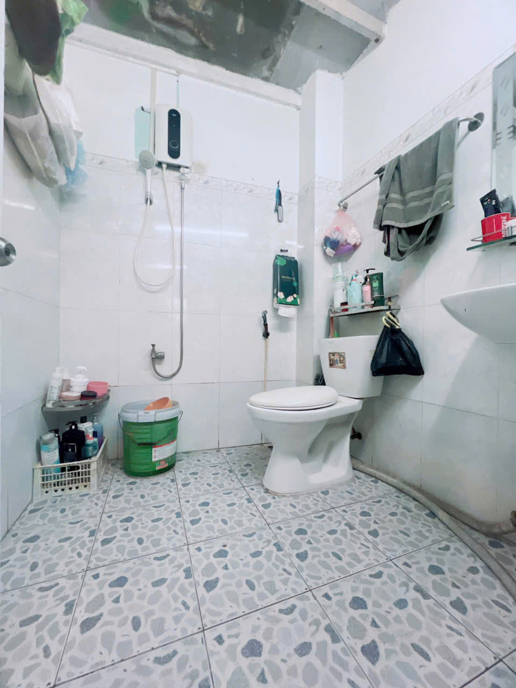 Bán Nhà Sát Mặt Tiền Đối Diện Q1 Ngang 3.65 X 9 Có 3 Tỷ