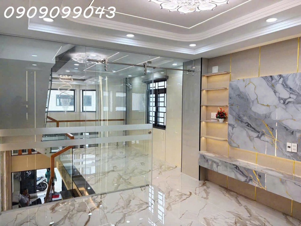 Siêu Phẩm Lô Góc - Sáng Đẹp Quanh Năm - Ngay Giáp Tên Lửa