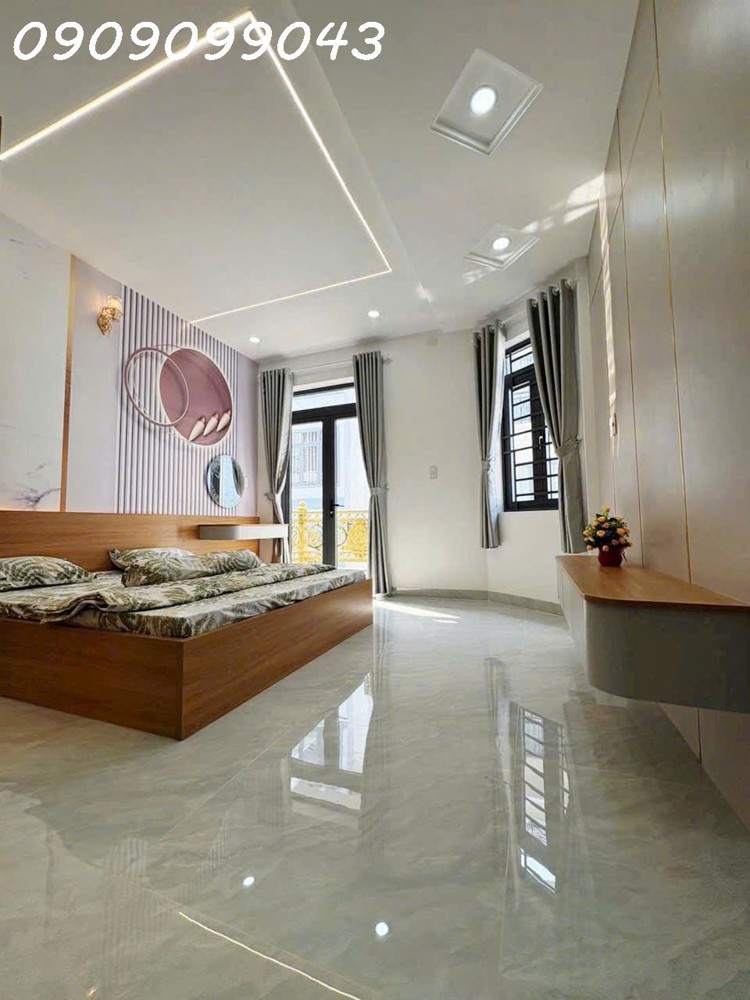 Siêu Phẩm Lô Góc - Sáng Đẹp Quanh Năm - Ngay Giáp Tên Lửa