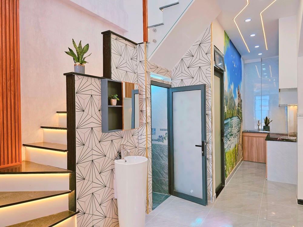 Khu Vực Hiếm Nhà Bán - Ngay Sân Bay - Full Nội Thất - Nhà Đẹp Ở Ngay - Sổ Vuông A4 - Nhĩnh 5 Tỷ