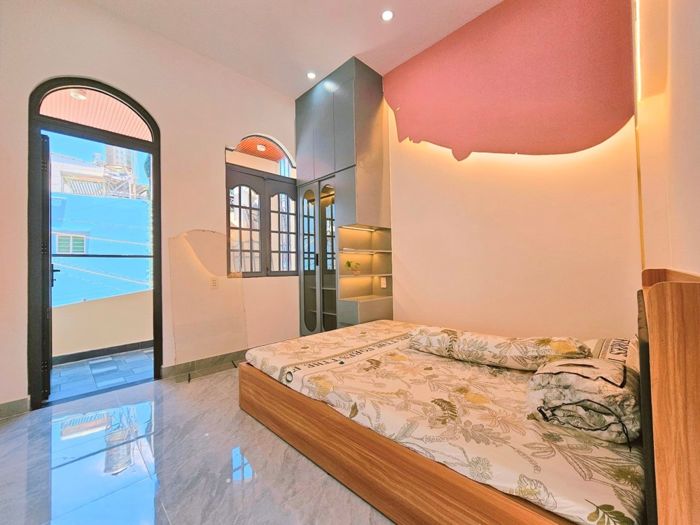 Khu Vực Hiếm Nhà Bán - Ngay Sân Bay - Full Nội Thất - Nhà Đẹp Ở Ngay - Sổ Vuông A4 - Nhĩnh 5 Tỷ