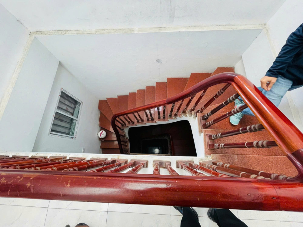 Bán Nhà Chùa Bộc 40M2. 5 Tầng. Mặt Tiền 3.7M. Giá 13.2 Tỷ Đống Đa Hà Nội