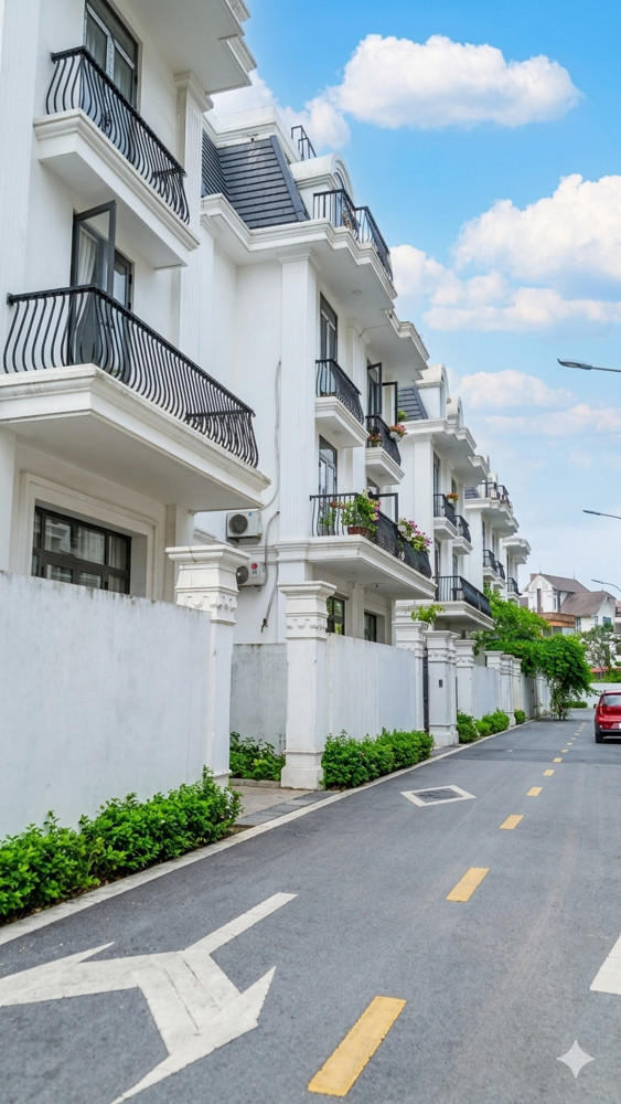 Bán Biệt Thự Xây Thô Phường Việt Hưng - 77M2 - 3 Mặt Thoáng - Ô Tô Tránh - Nhỉnh 13 Tỷ [0372311369]