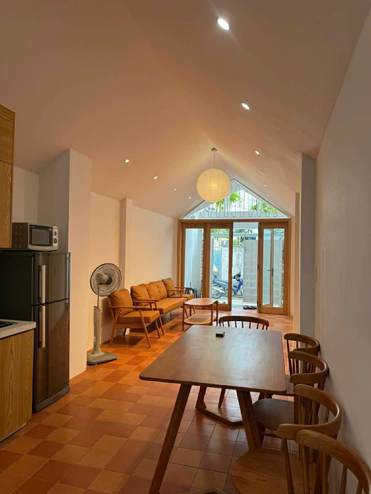 Nhà Mới 3 Tầng Sát Biển 100M – Ô Tô Tận Cửa – Full Nội Thất – 11 Tỷ