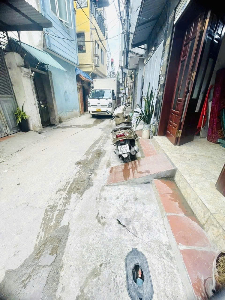 Bán Nhà Tân Mai 44M2. 5 Tầng. Mặt Tiền 3.5M. Giá 12.8 Tỷ Hoàng Mai Hà Nội