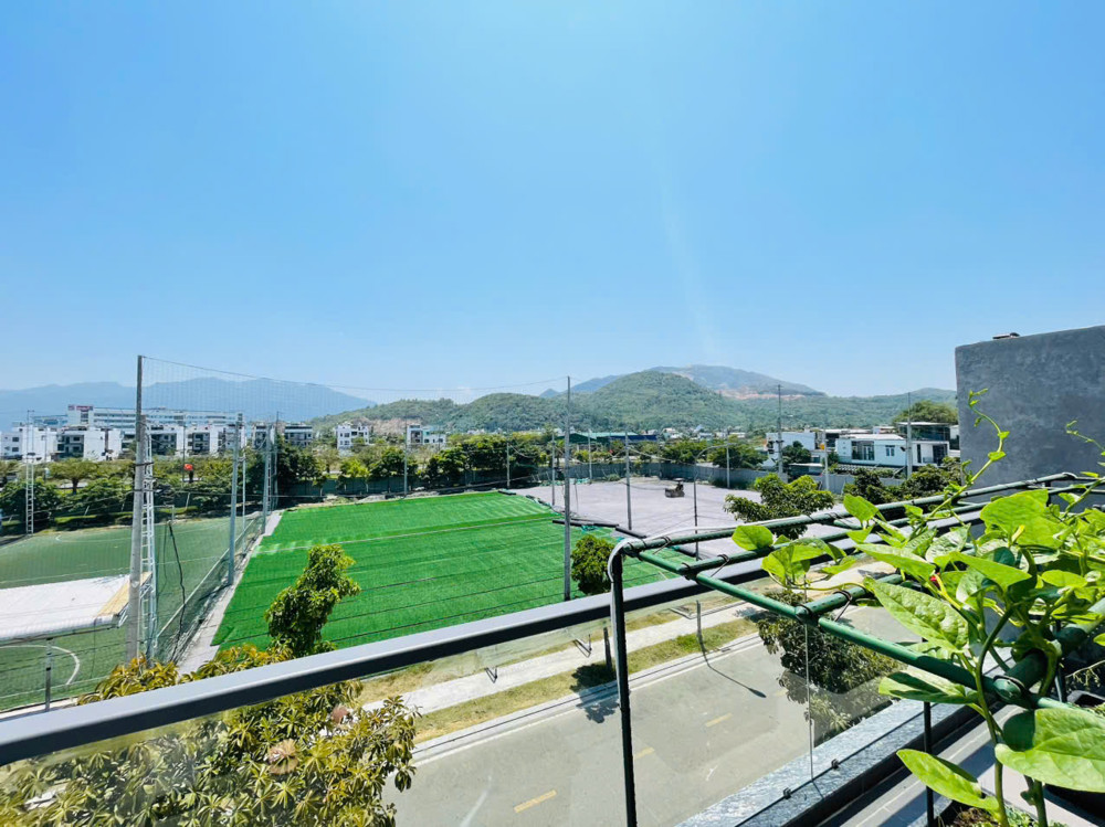 Nhà Hiện Đại Khu Đô Thị Mỹ Gia Vài Bước Tới Sân Banh Tặng Full Nội Thất Xịn