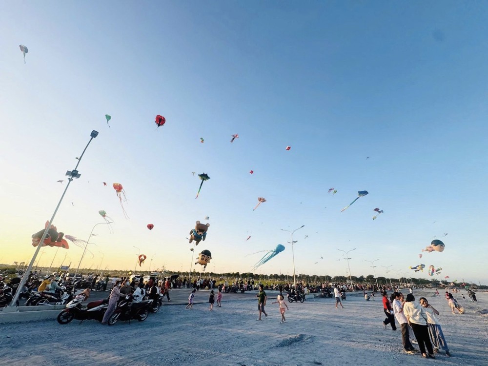 Đất Nền Sổ Hồng Cần Giuộc, Long An: 100M2, 2 Tỷ, Vị Trí Vàng Nguyễn Văn Tạo, Xây 3 Tầng, 5Pn, 3Wc,