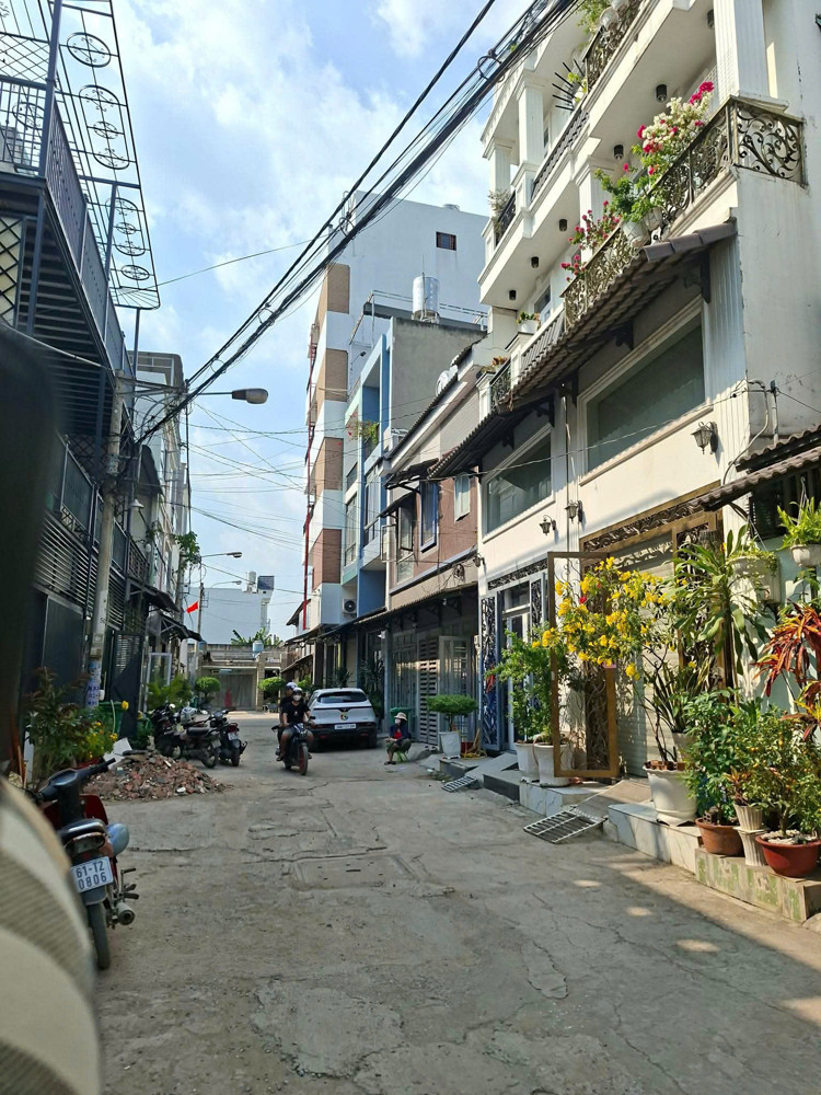 Nhà Thạnh Lộc Q.12, Hẻm 8M Xe Hơi Tránh 5 Tầng Chỉ 5.3 Tỷ