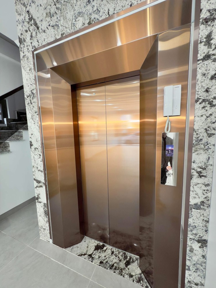 Bán Nhà Nguyễn Thị Định, 6 Tầng Thang Máy, Oto Tránh, Ở, Kinh Doanh, Vp, Nhỉnh 30 Tỷ