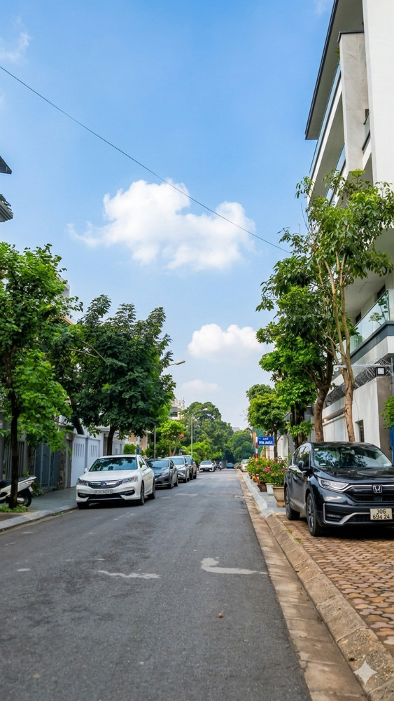 [Bán Đất] Biệt Thự Việt Hưng - 330M2 - Mặt Tiền 12M - Sát Vinhomes Riverside - Giảm Gấp 3 Tỷ