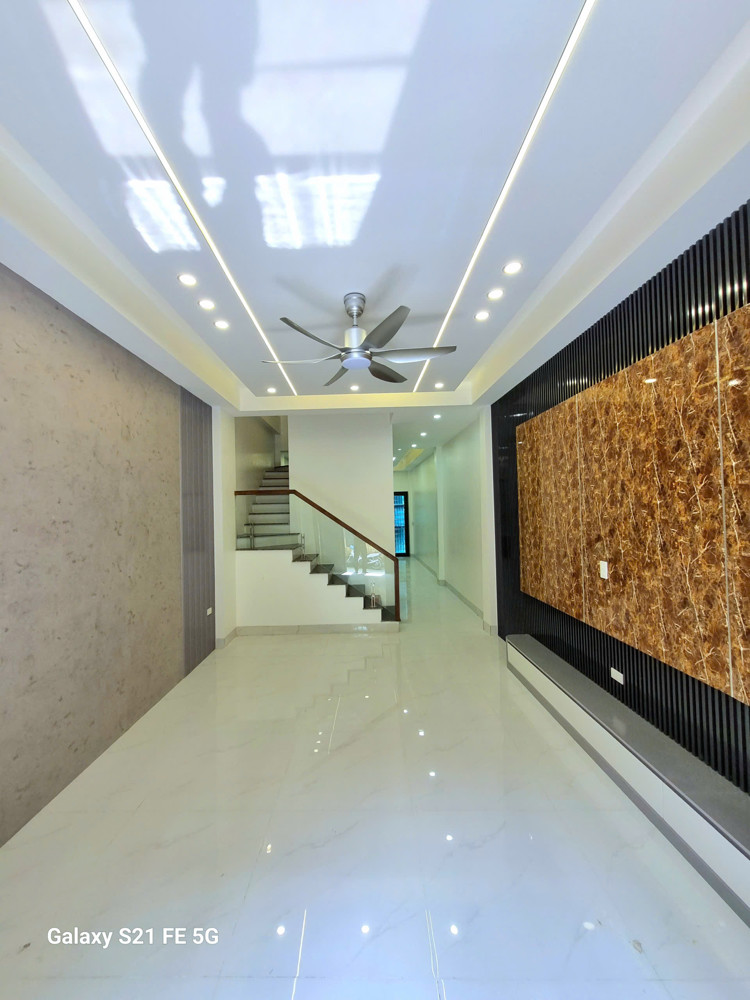 Bán Nhà 4 Tầng Thang Máy Hiện Đại Ngay Trần Lãm - Gần Chợ Đậu Và Nguyễn Tông Quai Đi Vào