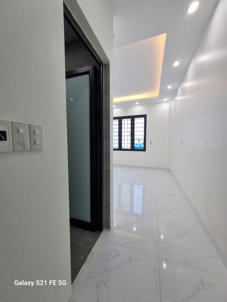 Bán Nhà 4 Tầng Thang Máy Hiện Đại Ngay Trần Lãm - Gần Chợ Đậu Và Nguyễn Tông Quai Đi Vào