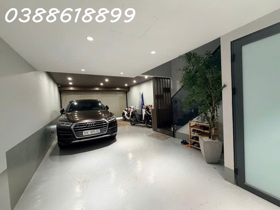 Bán Nhà Nguyễn Chí Thanh –100 M X 5 Tầng, Mt 5,5M – Thang Máy – 2 Mặt Thoáng- Gara