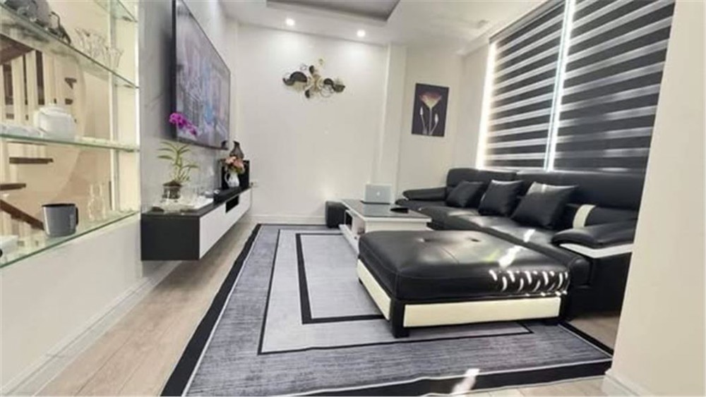 Bán Nhà Phúc Lợi 5 Tầng 43M – Sát Chợ - Dân Trí An Ninh Chỉ - 7.3 Tỷ