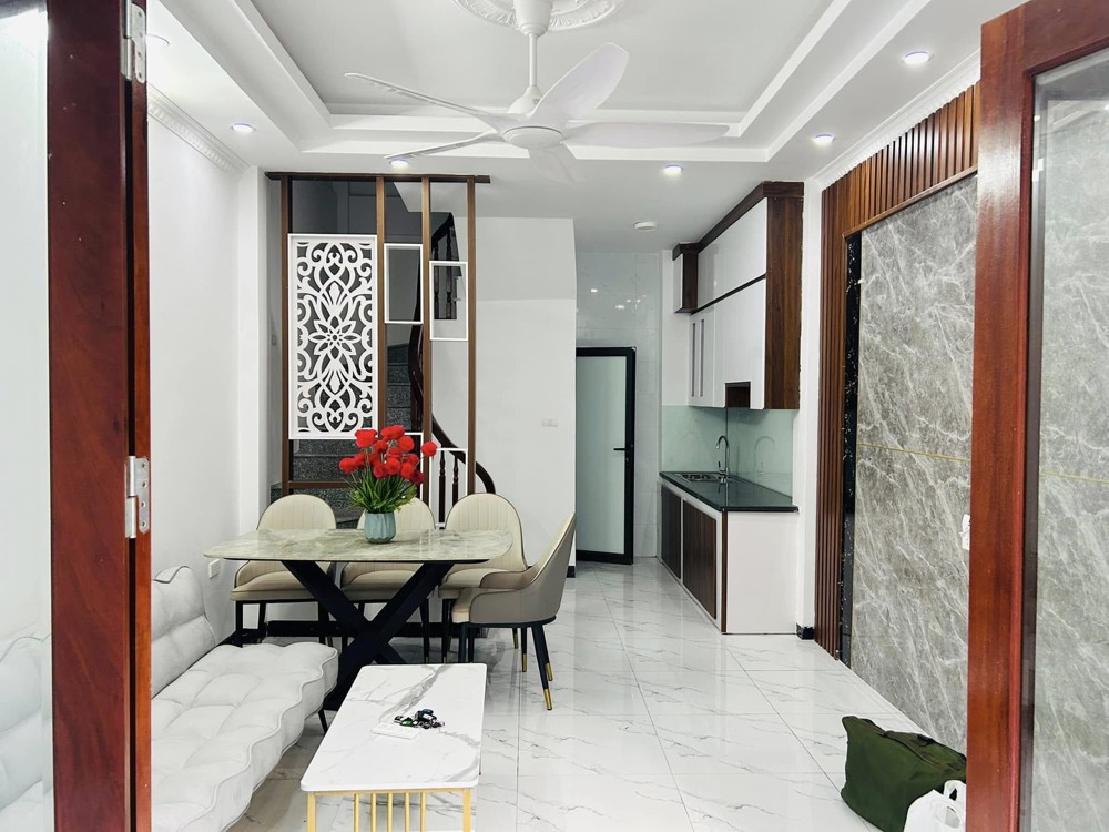 Bán Nhà Phúc Lợi 5 Tầng –3 Bước Đến Trường - Hàng Xóm Vin Chỉ - 7.1 Tỷ