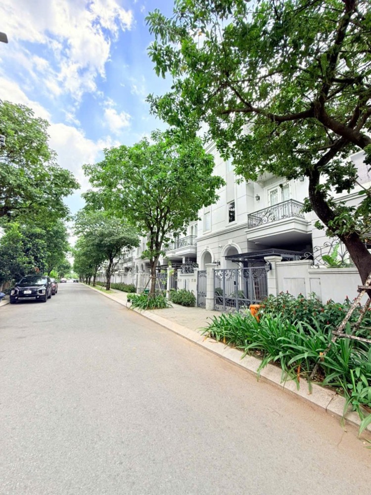 Bán Biệt Thự Liền Kề Q2, Phường Cát Lái, Tp Hcm. Dt 120M2, 3 Tầng. Giá 16.9 Tỷ, Sh, N2