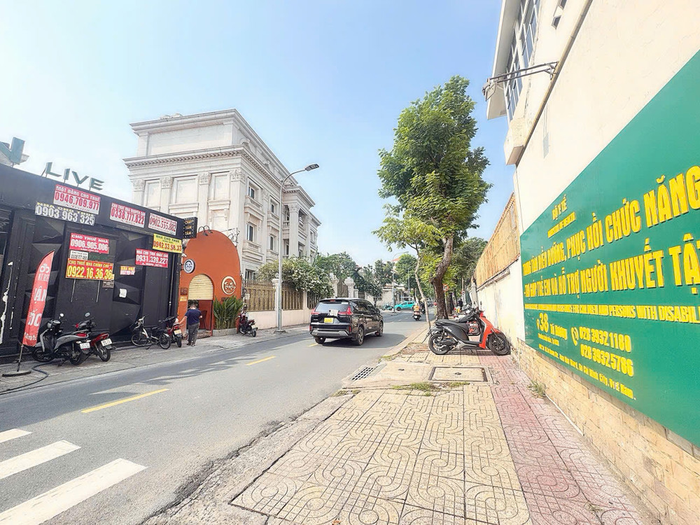 Bán Nhà Mặt Tiền Đ.tú Xương, Quận 3- Ngang Lớn 11.5M*35m- Hdt 210Tr/th- Hiếm Nhà Bán Vị Trí Siêu