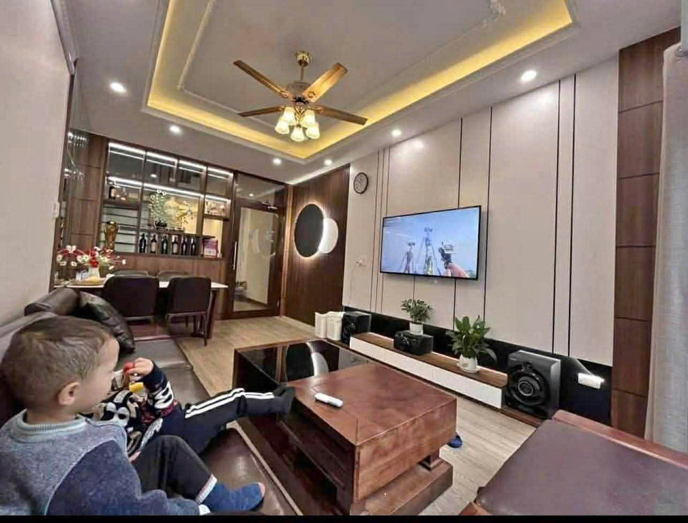 Đặng Văn Ngữ – Diện Tích 56M² – 4 Tầng – Mặt Tiền 6M