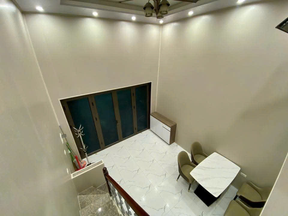 Cho Thuê Nguyên Căn Kim Ngưu, Ô Tô Đỗ Cửa, Nội Thất 33M 3,5T, 11Tr 0903258273