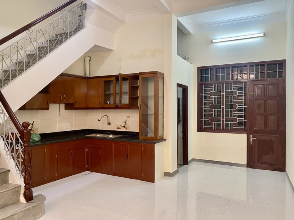 Bán Gấp Giá Rẻ Nguyễn Văn Linh 75M, 3 Tầng, Mặt Tiền 6M, 7.8 Tỷ Long Biên