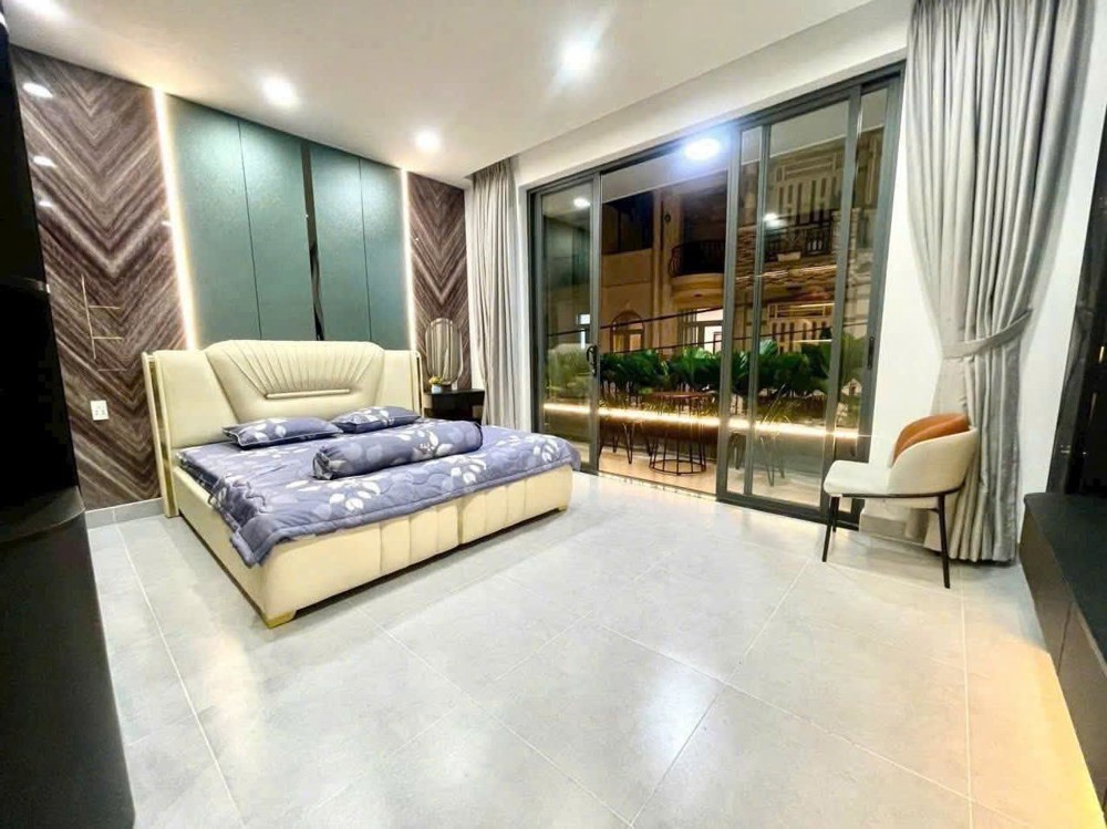 Nhà Vườn 7 Phòng, Xe Hơi Ngủ Trong Nhà, Giá Chỉ 6,99 Tỷ, 4 Tầng