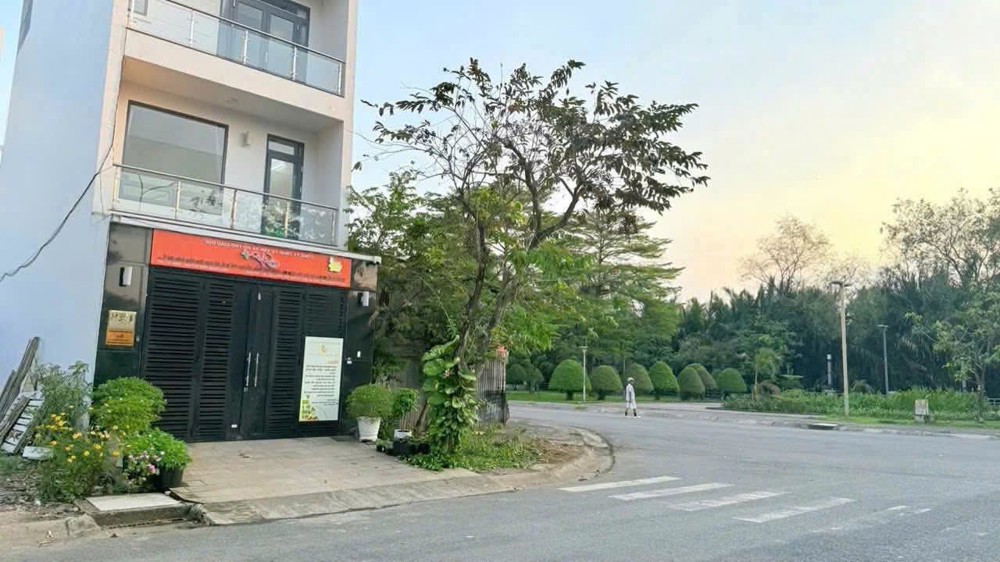 Giảm Thêm 1.6 Tỷ, Nhà Phố View Sông Phạm Hữu Lầu, Chỉ Còn 12.5 Tỷ