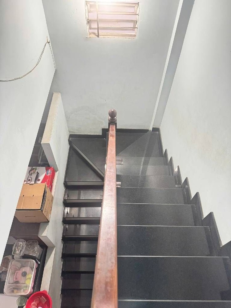 Nhà Hẻm Xe Hơi Gần Mặt Tiền Cmt8 - Gần Chợ Hoà Hưng - 5Tầng - Giá 8 Tỷ