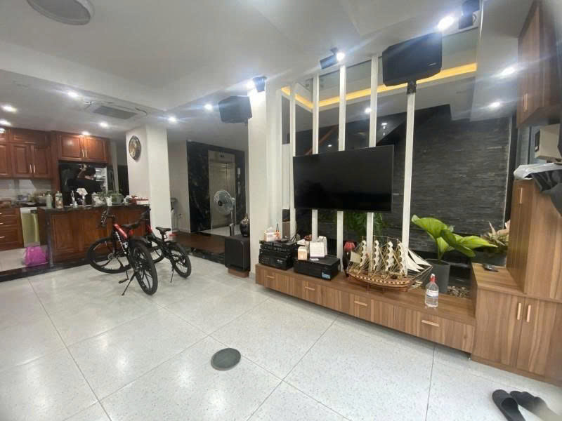 Bán Nhà Biệt Thự Mini Hoàng Văn Thụ - Gần Hồ Văn Huê, 7,5X14m, 5 Tầng - 5Pn, Hạ 16,8 Tỷ