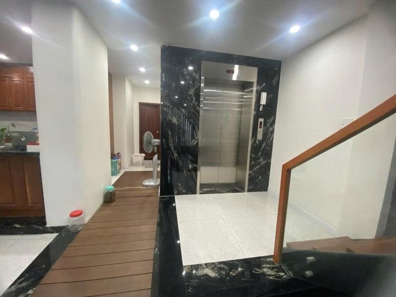 Bán Nhà Biệt Thự Mini Hoàng Văn Thụ - Gần Hồ Văn Huê, 7,5X14m, 5 Tầng - 5Pn, Hạ 16,8 Tỷ