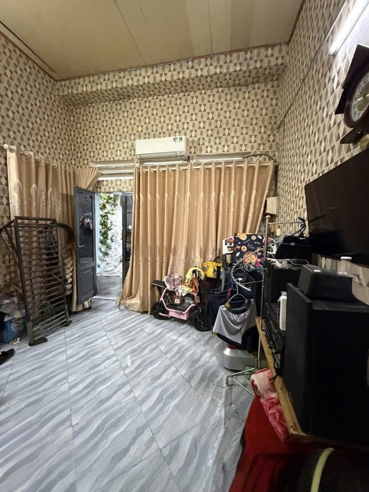 Nhà Chính Chủ Lâu Năm Chưa Qua Đầu Tư, Chỉ 2.3 Tỷ.gần Mặt Tiền Trường Chinh-Đông Hưng Thuận Quận