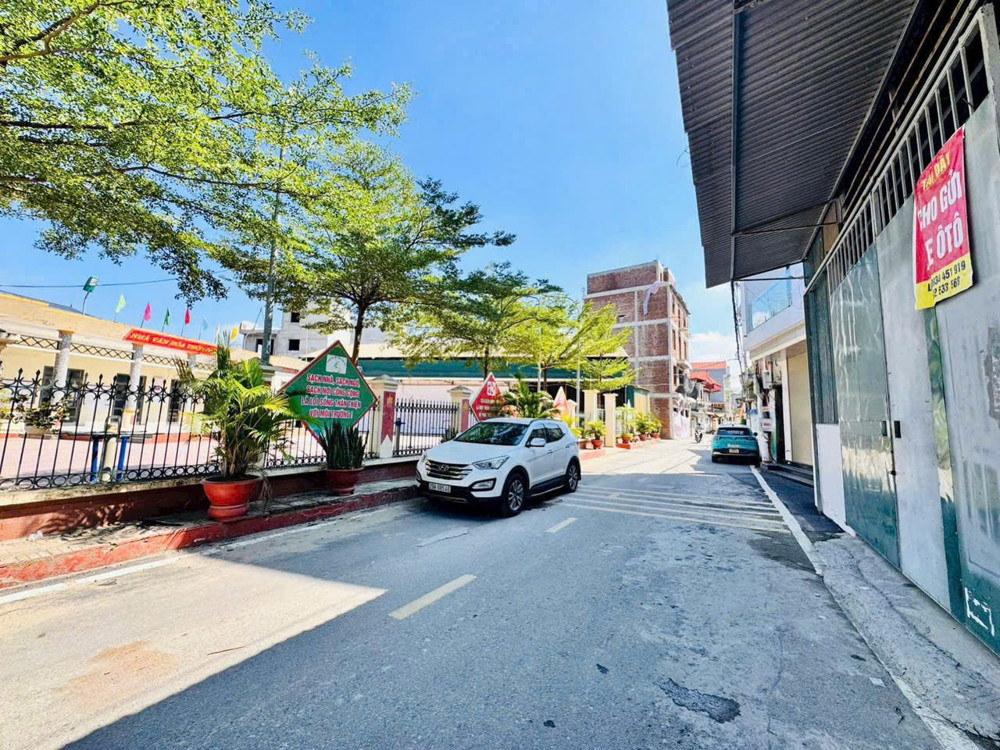 Đức Thượng . Hoài Đức . Hà Nội Ngõ Thông Ô Tô Đỗ Gần .40M Lô Góc. Gần Quốc Lộ 32, Đường Vành Đai