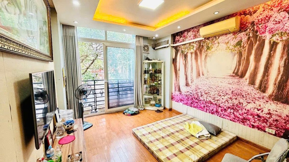 Bán Gấp Nhà Ngõ 54 Nguyễn Chí Thanh, Sđ 33M2, Xây 4 Tầng, Mt 4M, Thoáng Sau, Tiện Kd. Giá 11.2 Tỷ