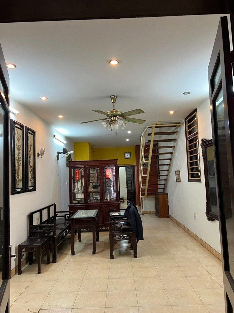 Bán Nhà Kim Giang, Hà Nội Diện Tích: 70M² – 5 Tầng - Ngang 4.1 M, Nở Hậu, Đất Vuông Vức Công