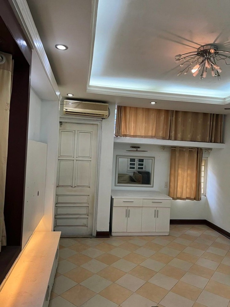Bán Nhà Kim Giang, Hà Nội Diện Tích: 70M² – 5 Tầng - Ngang 4.1 M, Nở Hậu, Đất Vuông Vức Công