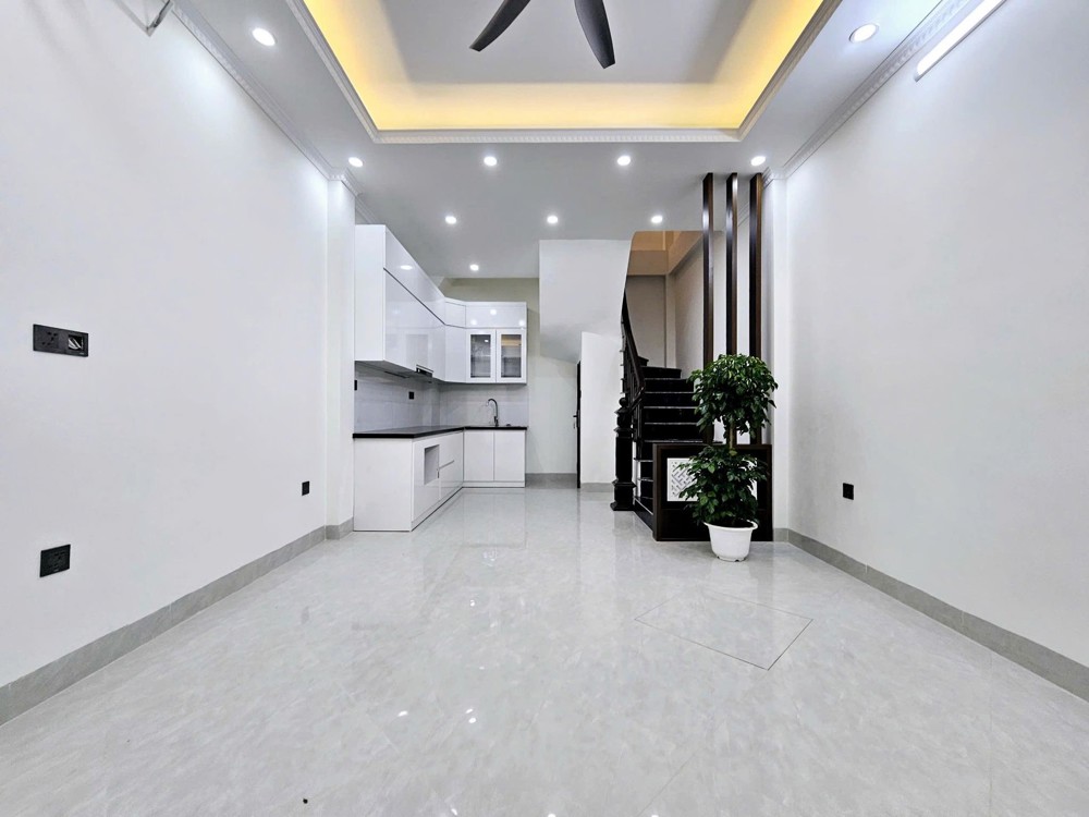 Nhà Phố Vũ Xuân Thiều – 3 Bước Ra Hệ Thống Trường 1-2-3 & Chợ - Chỉ Hơn 6 Tỷ