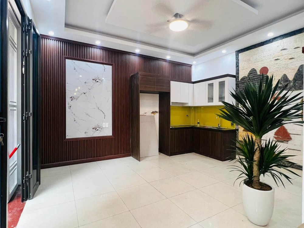 Cần Bán Gấp Nhà 5 Tầng Sát Nguyễn Văn Linh – 6 Tỷ – Giá 