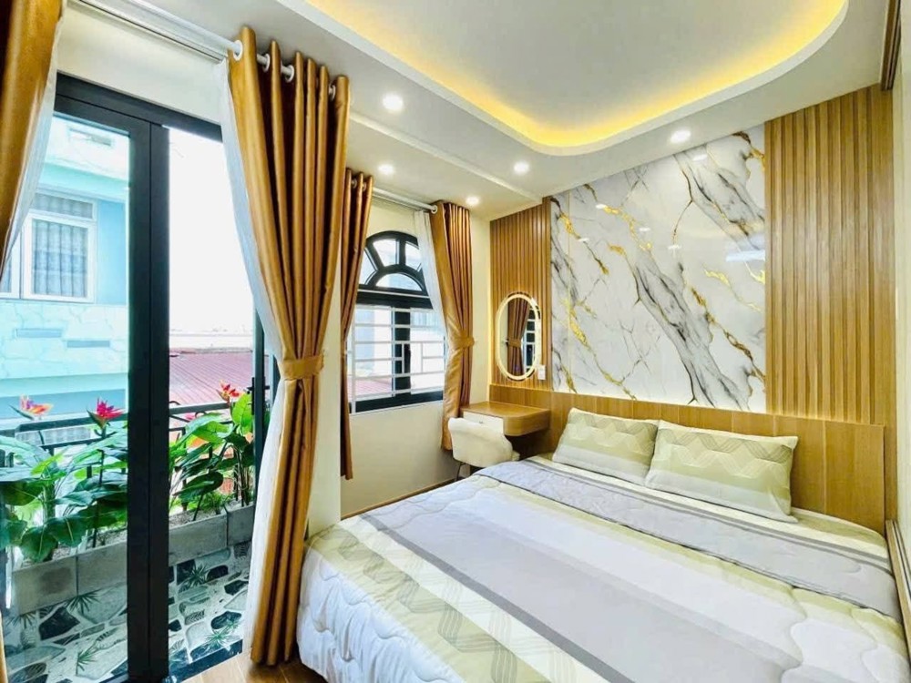 Đẹp - 3 Tầng - Tận Cửa - 40M2 - Sẵn Nội Thất Xịn - Sổ Vuông A4 - Chỉ 5.X Tỷ - Khu Này Không Có