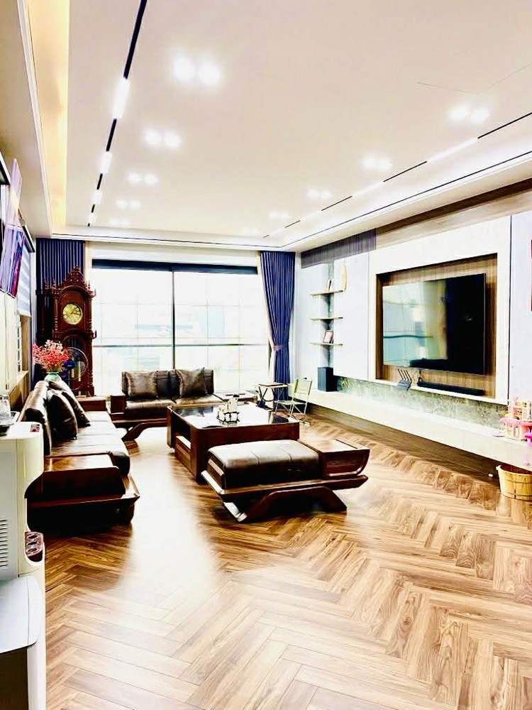 Bán Nhà Ngọc Lâm, 8 Tầng Thang Máy, Vỉa Hè, Ôtô 2 Chiều, Vừa Ở Vừa Kinh Doanh