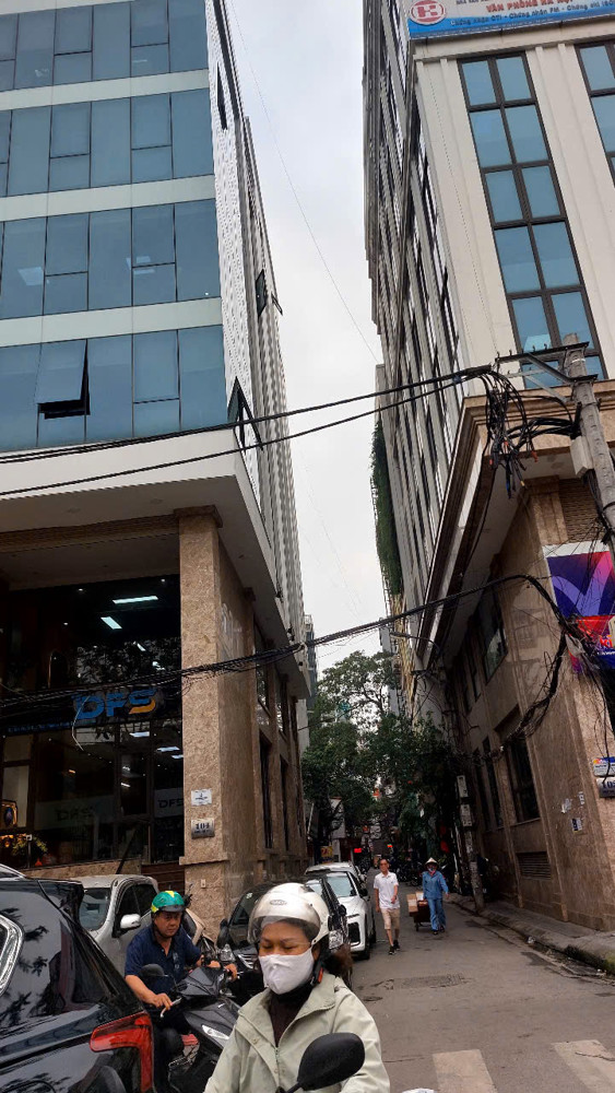 Bán Toà Văn Phòng 9 Tầng 2 Mặt Đường, Mặt Phố Khuất Duy Tiến - Lê Văn Lương