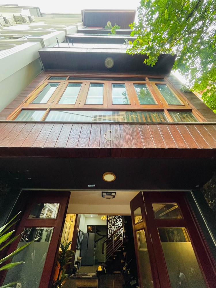 Sát Thuỵ Khuê Tây Hồ - Nhà Đẹp 6 Tầng - Full Nội Thất - Ô Tô Tránh - Sổ Vuông Đẹp - An Ninh Đảm Bảo