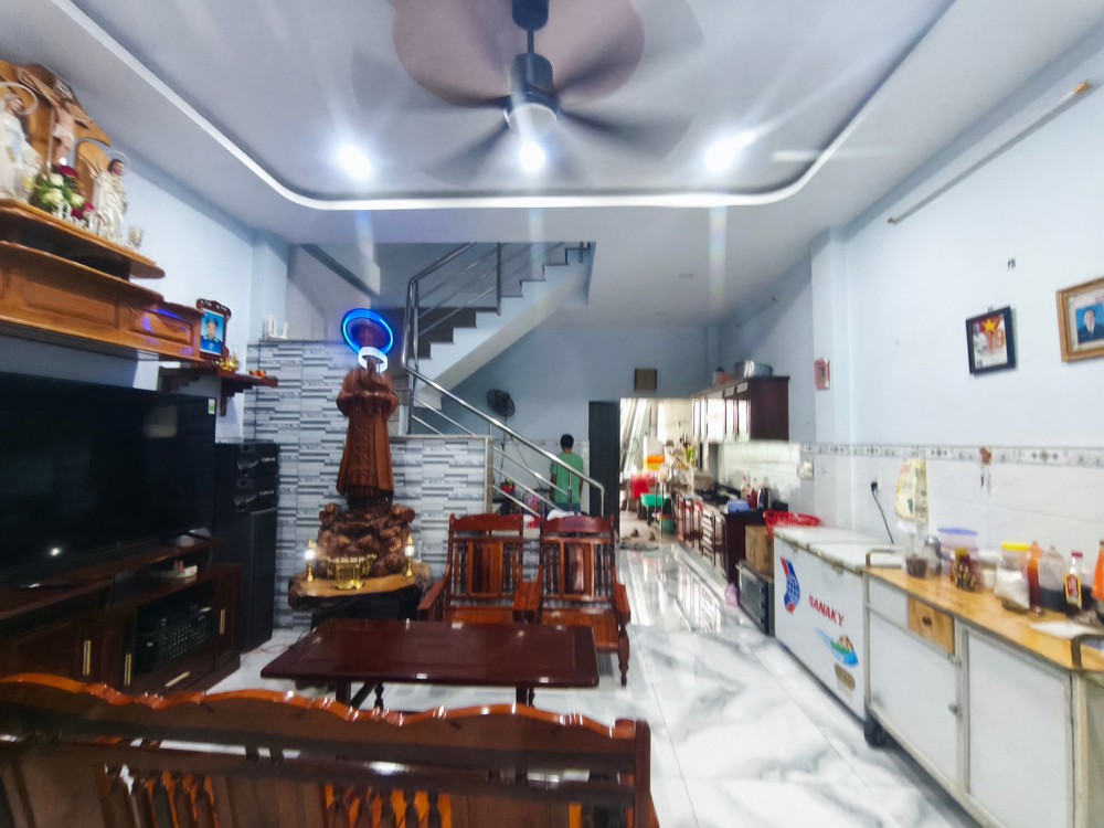 Bán Nhà Mặt Tiền Đường, Gần Bến Xe Ăn Sương