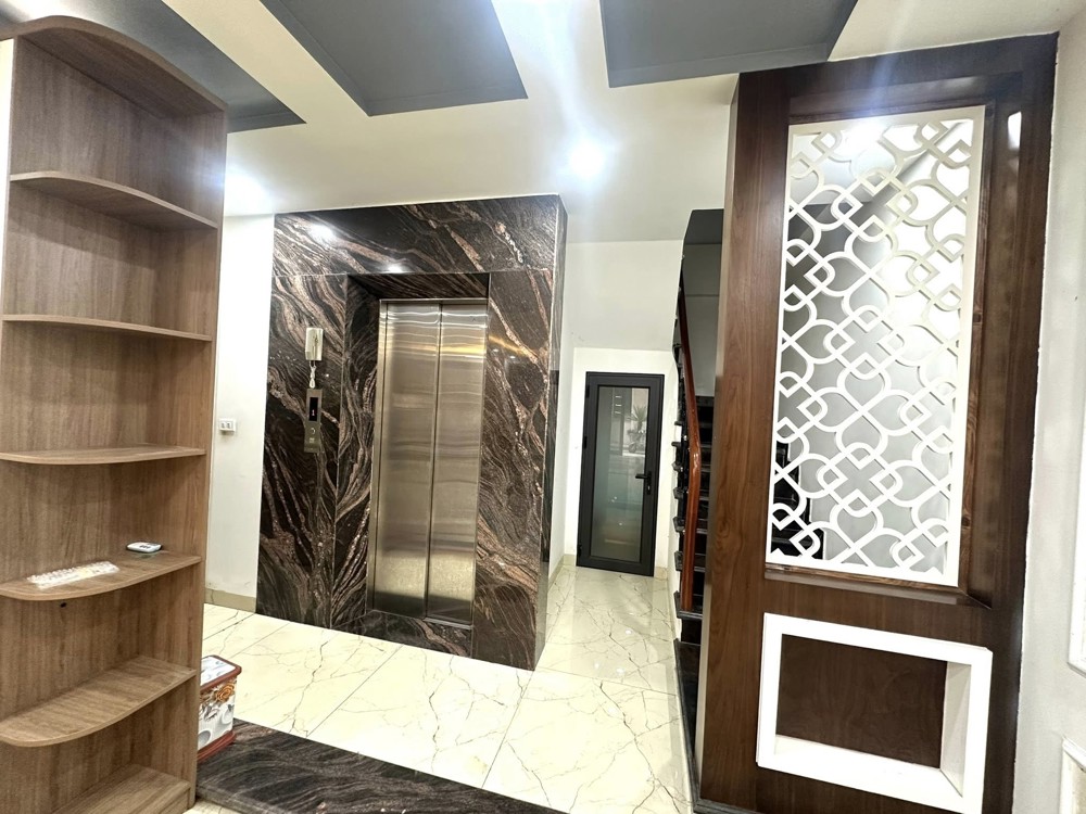 Bán Nhà Đỗ Quang, Dt62m 6T Thang Máy, Vỉa Hè, Oto Tránh, Kinh Doanh, Vp, Hơn 30 Tỷ