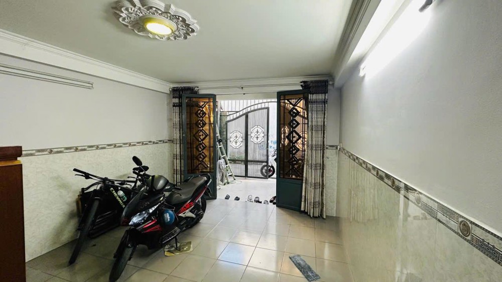 2 Tầng – 5 Bước Ra Mặt Tiền Nguyễn Văn Quá – Chỉ 5.X Tỷ