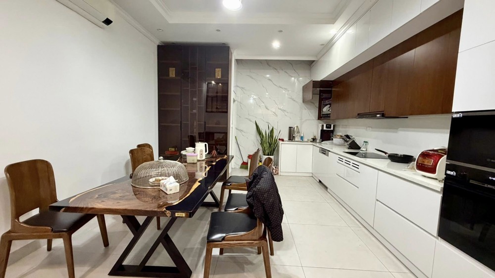 Bán Nhà Liền Kề Khu Đô Thị Làng Việt Kiều Châu Âu Mặt Phố Kinh Doanh Vỉa Hè Rộng, Ô Tô Tránh Hồ Mỗ