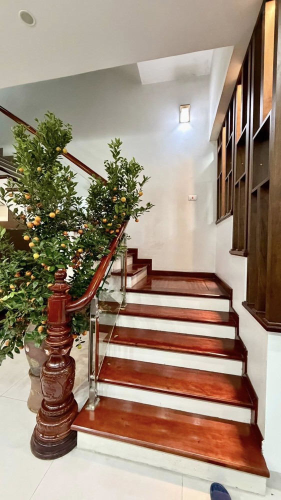 Bán Nhà Liền Kề Khu Đô Thị Làng Việt Kiều Châu Âu Mặt Phố Kinh Doanh Vỉa Hè Rộng, Ô Tô Tránh Hồ Mỗ