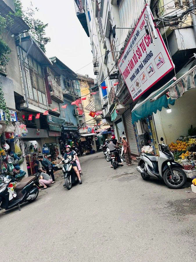 Bán Nhà Đường 8/3. 43M2. 5 Tầng. Mặt Tiền 4.2M. Giá Đẹp 16 Tỷ Hai Bà Trưng Hà Nội